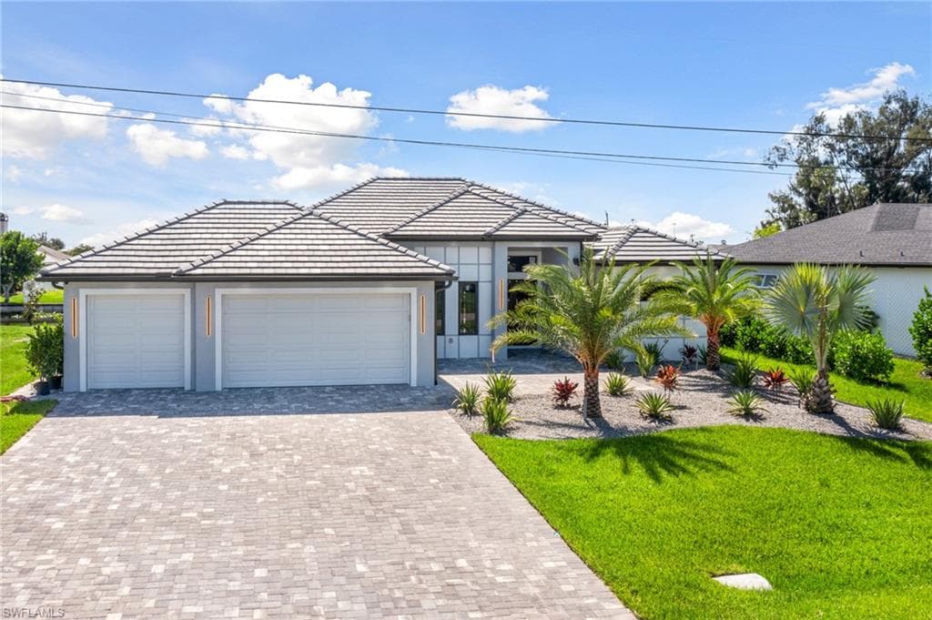 1317 SW 8th CT CAPE CORAL, FL 33991