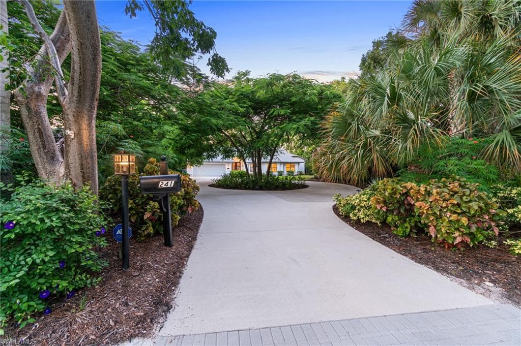 241 Carica RD NAPLES, FL 34108