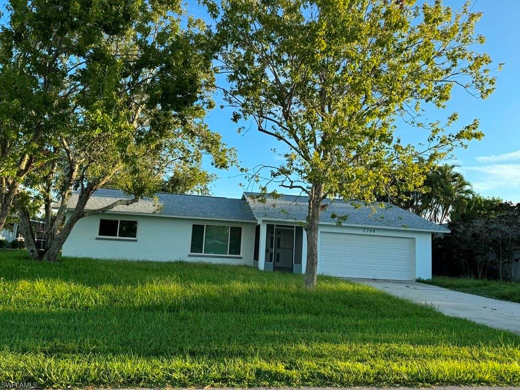 2204 SE 7th ST CAPE CORAL, FL 33990