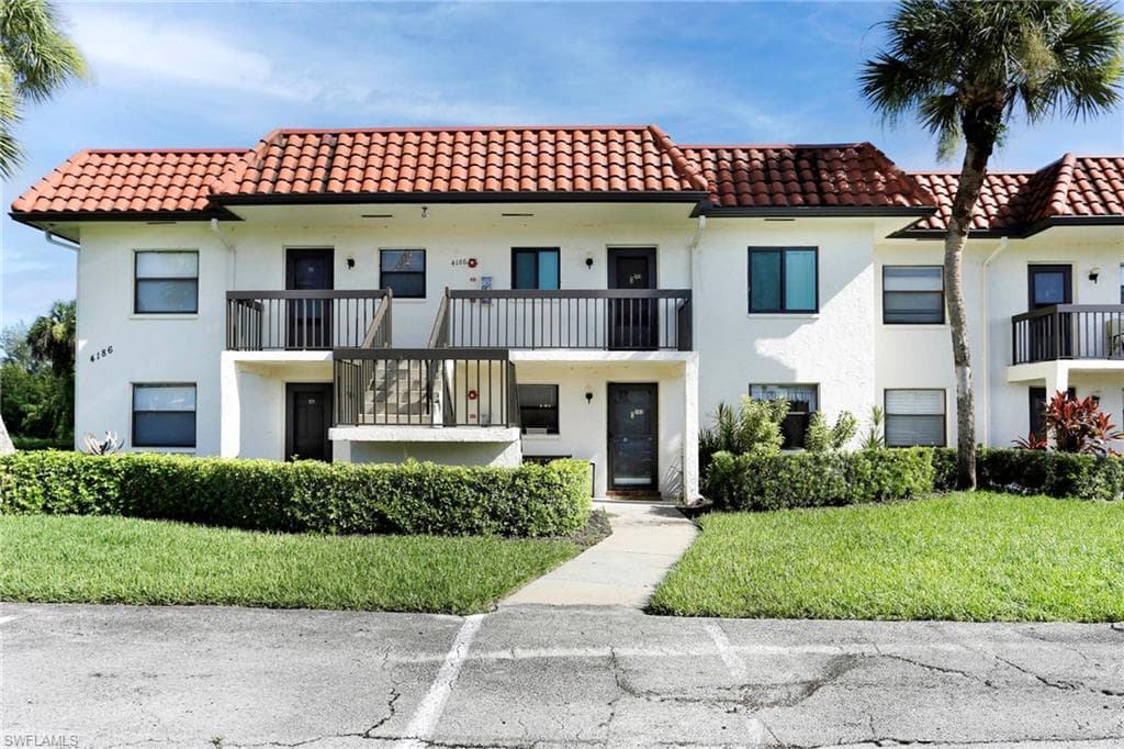 4186 27th CT SW 102 NAPLES, FL 34116
