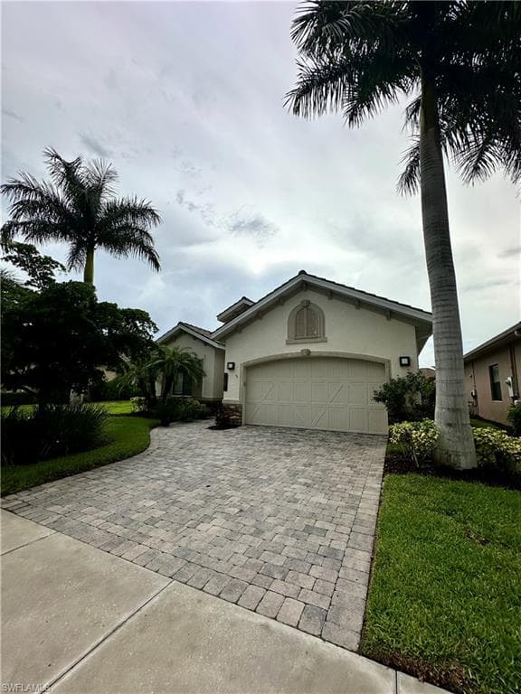 1581 Serrano CIR NAPLES, FL 34105