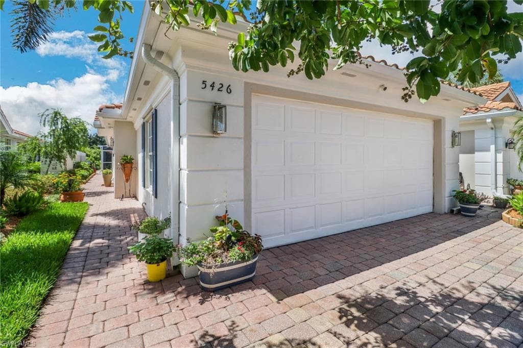 5426 Guadeloupe WAY NAPLES, FL 34119