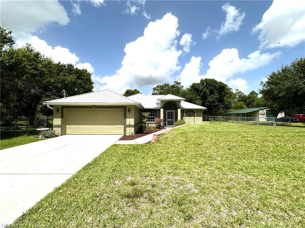 1019 Wells AVE LEHIGH ACRES, FL 33972