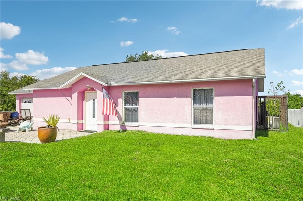 812 Floyd AVE S LEHIGH ACRES, FL 33976