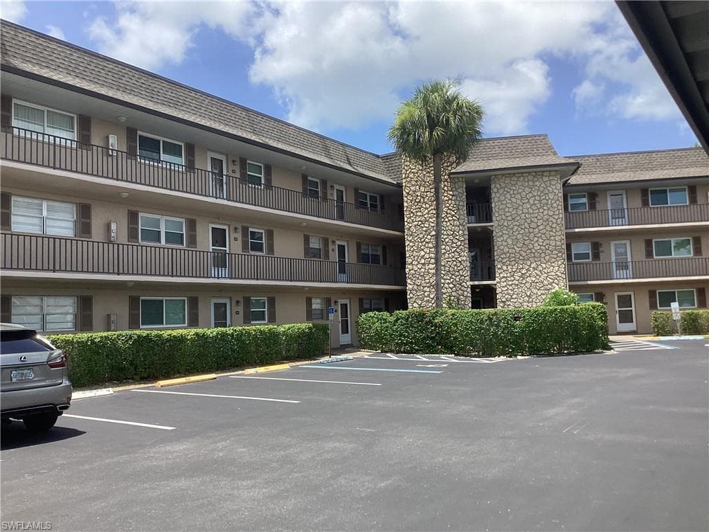 5435 Rattlesnake Hammock RD E-306 NAPLES, FL 34113