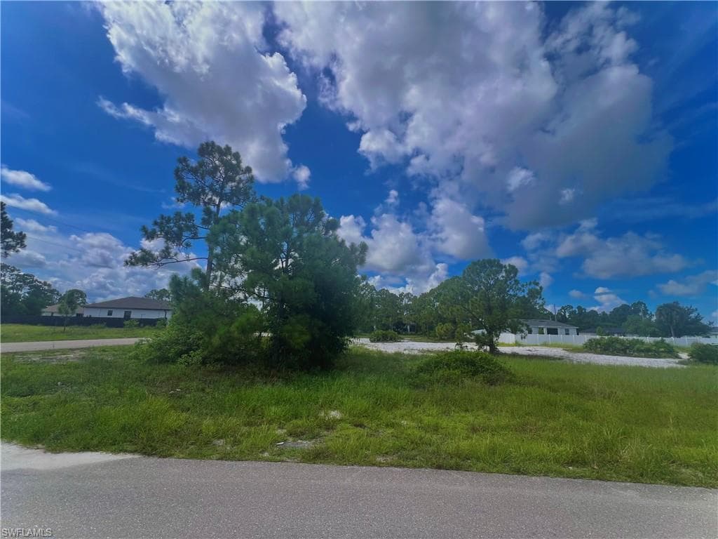 3701 28th ST SW LEHIGH ACRES, FL 33976
