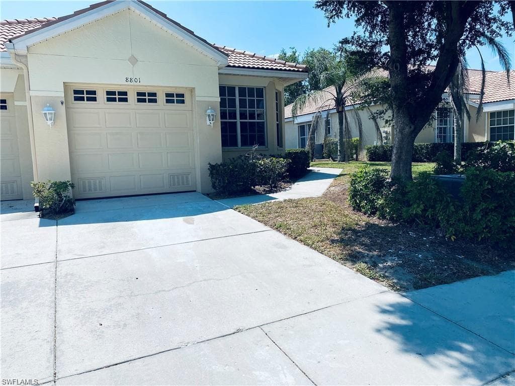 8801 Middlebrook DR FORT MYERS, FL 33908