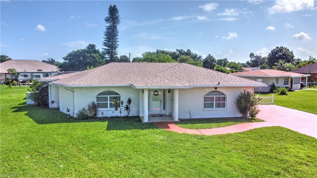 903 Coolidge AVE LEHIGH ACRES, FL 33936