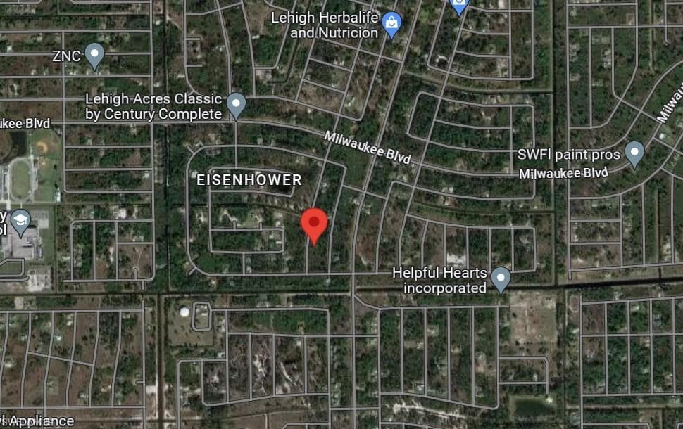 633 Summit AVE S LEHIGH ACRES, FL 33974