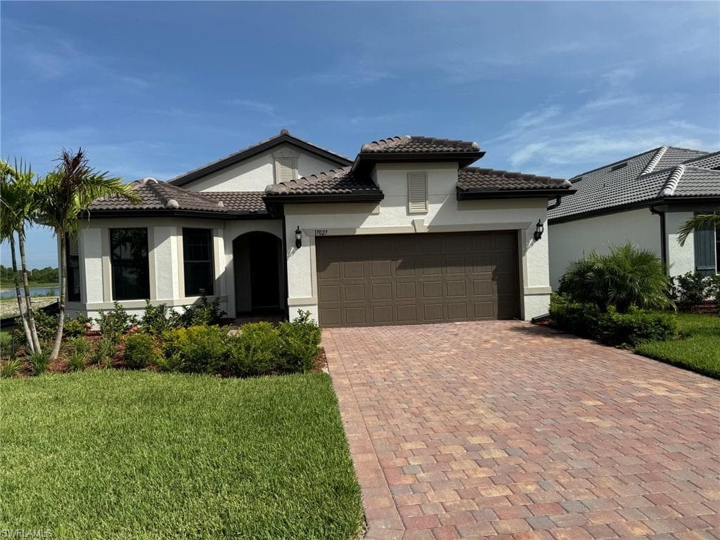 17027 OAKSTEAD DR ALVA, FL 33920