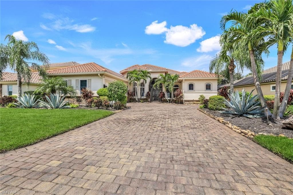 9788 Nickel Ridge CIR NAPLES, FL 34120