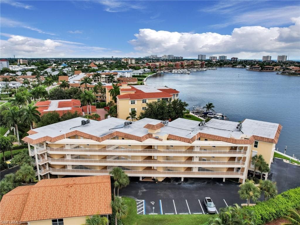 816 Elkcam CIR 302 MARCO ISLAND, FL 34145