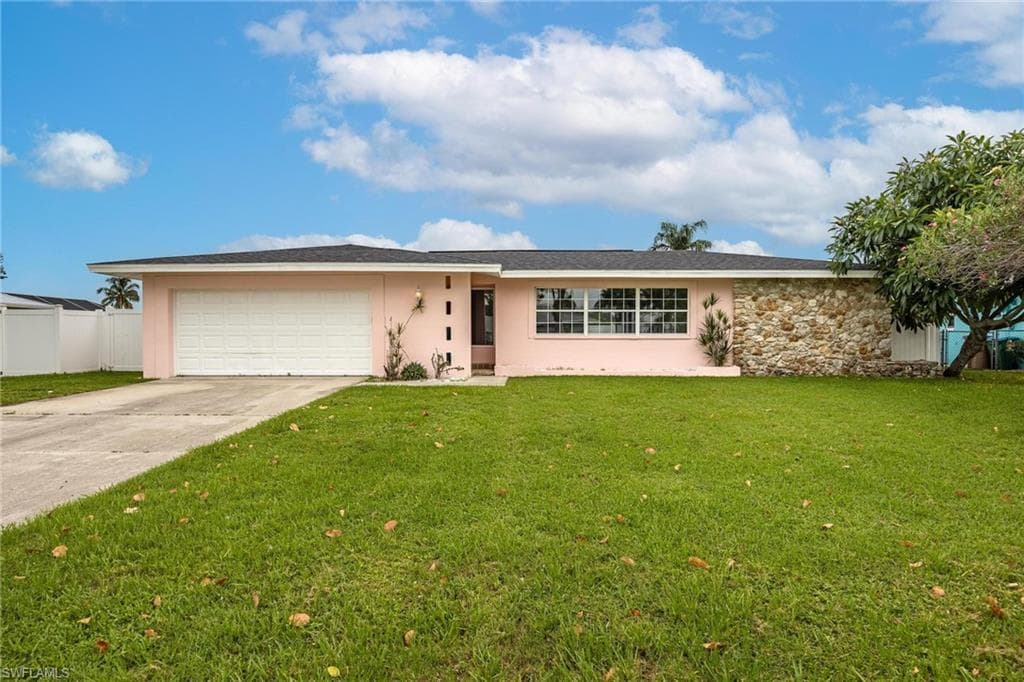 1903 Cornwallis PKWY CAPE CORAL, FL 33904