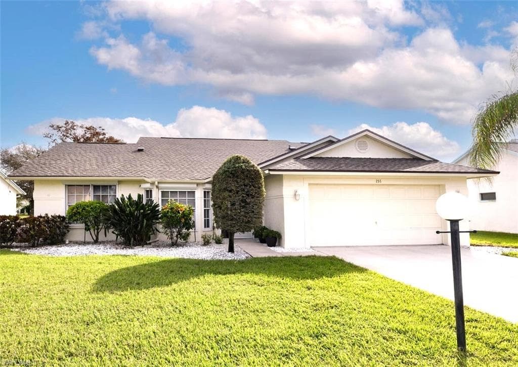 158 Estelle DR NAPLES, FL 34112
