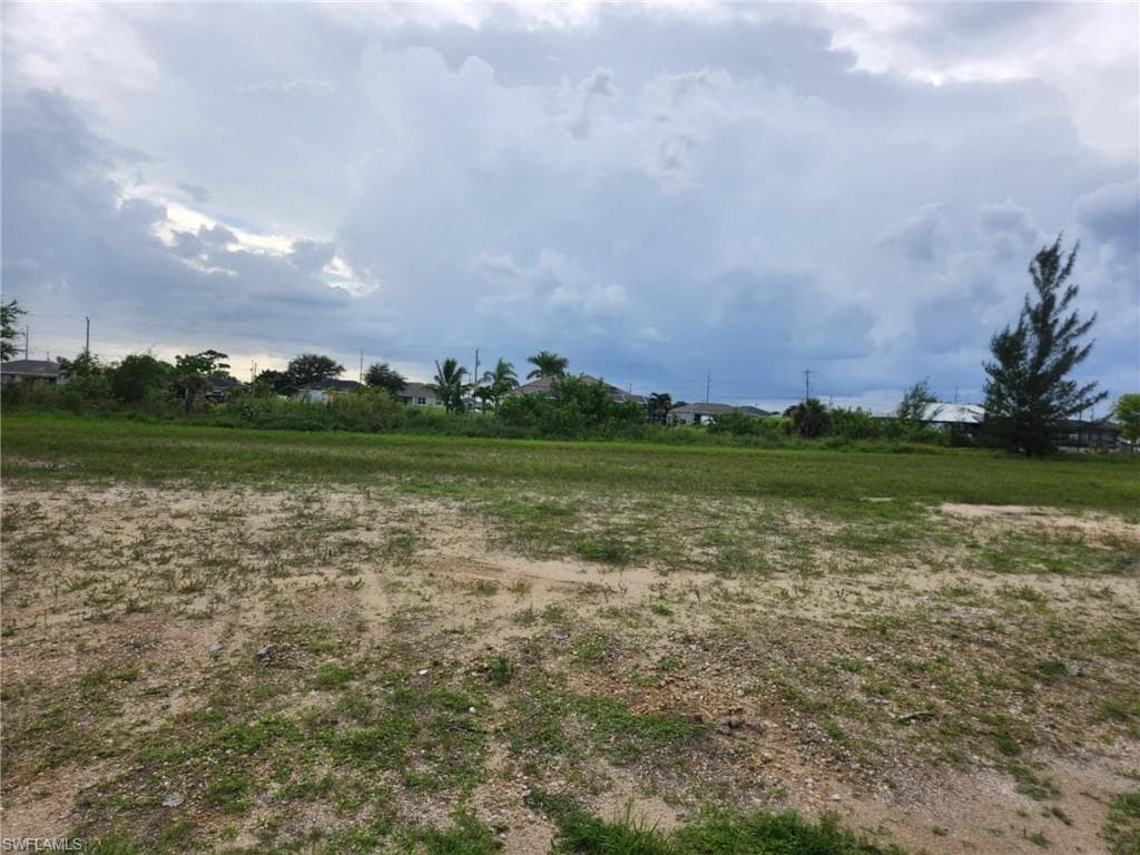 1004 NE 1st PL CAPE CORAL, FL 33909