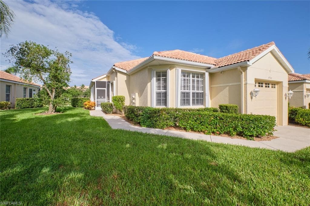 8960 Bristol BEND FORT MYERS, FL 33908