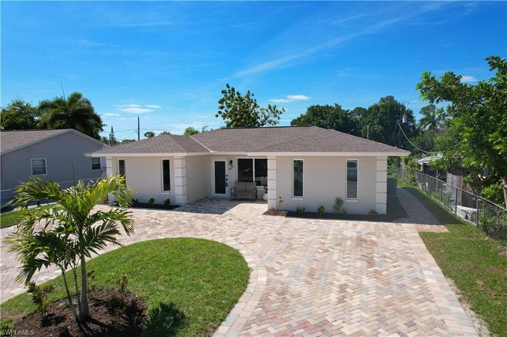 5345 Broward ST NAPLES, FL 34113