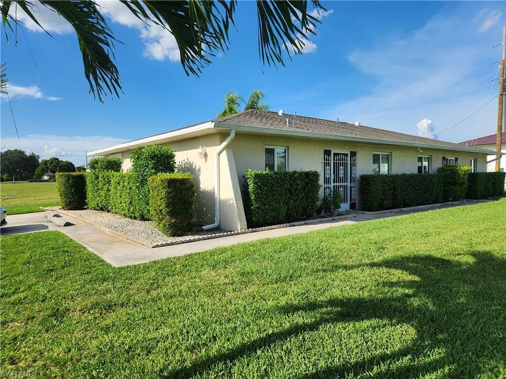 1621 SW Santa Barbara PL CAPE CORAL, FL 33991