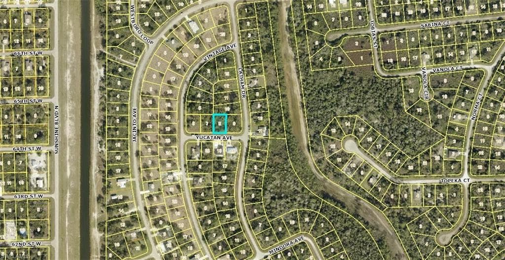 712 Yucatan AVE LEHIGH ACRES, FL 33972