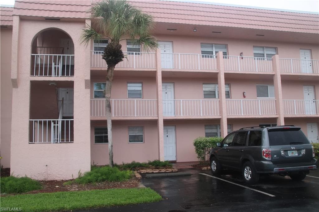 200 Turtle Lake CT 301 NAPLES, FL 34105