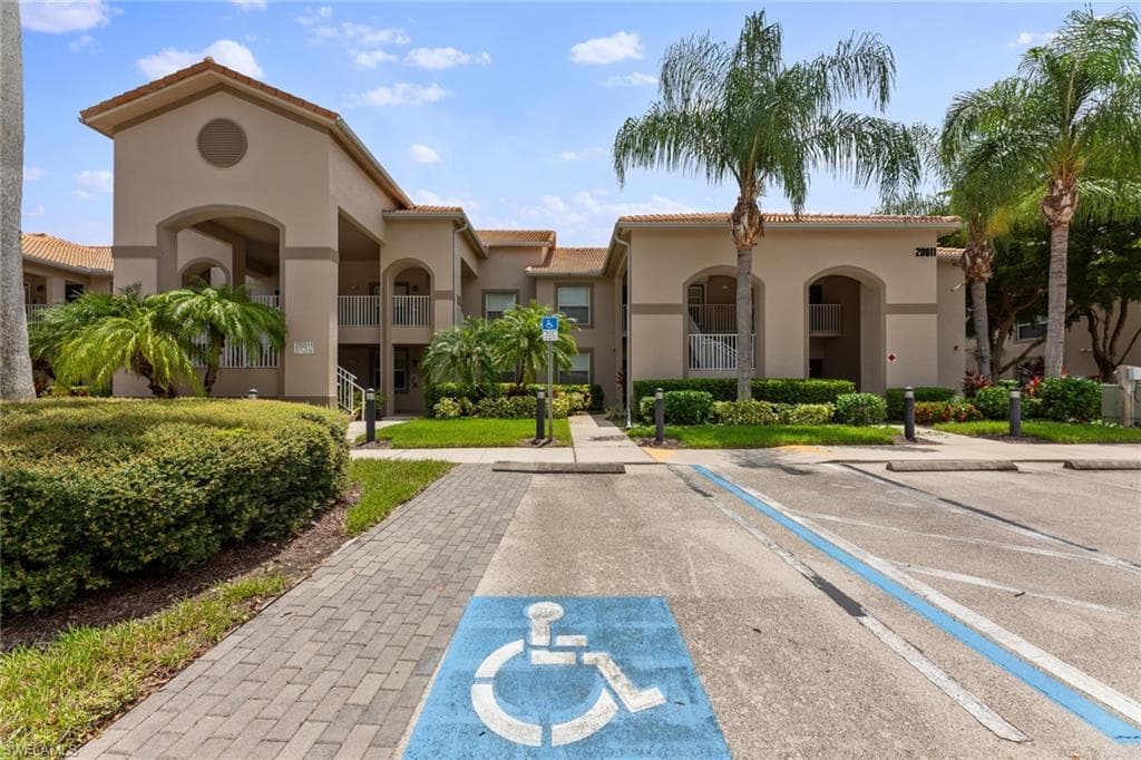 20011 Barletta LN 2114 ESTERO, FL 33928