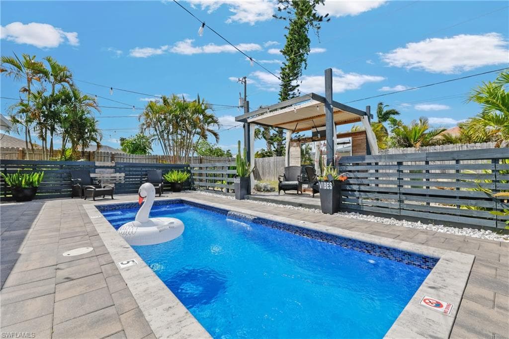 1103 NE Van Loon LN CAPE CORAL, FL 33909