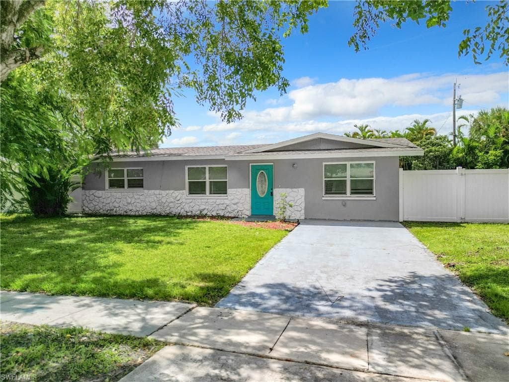 6524 Converse ST FORT MYERS, FL 33919