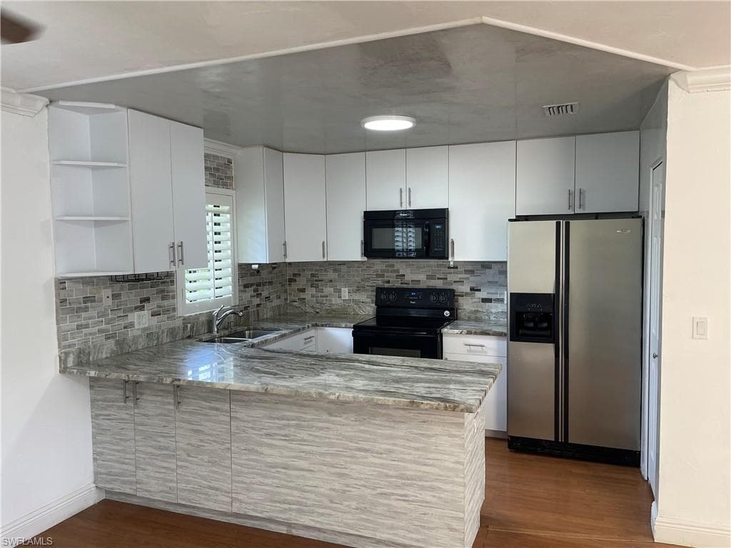 1370 Green Valley CIR 1304 NAPLES, FL 34104