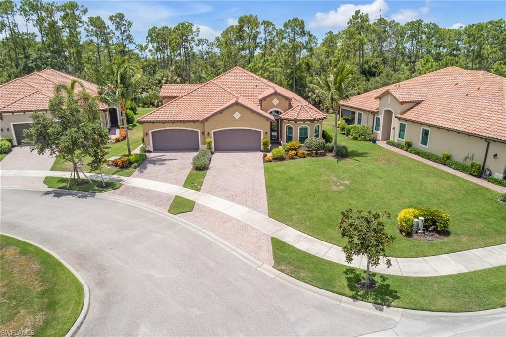 9141 Isla Bella CIR BONITA SPRINGS, FL 34135