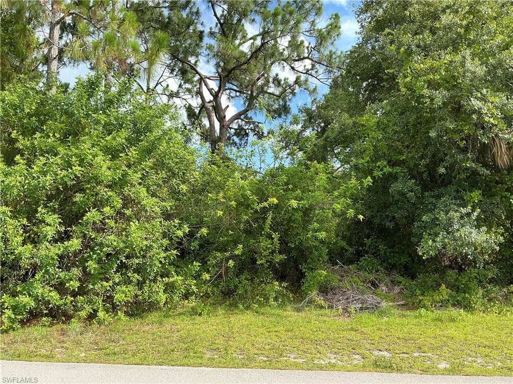 2701 53rd ST W LEHIGH ACRES, FL 33971