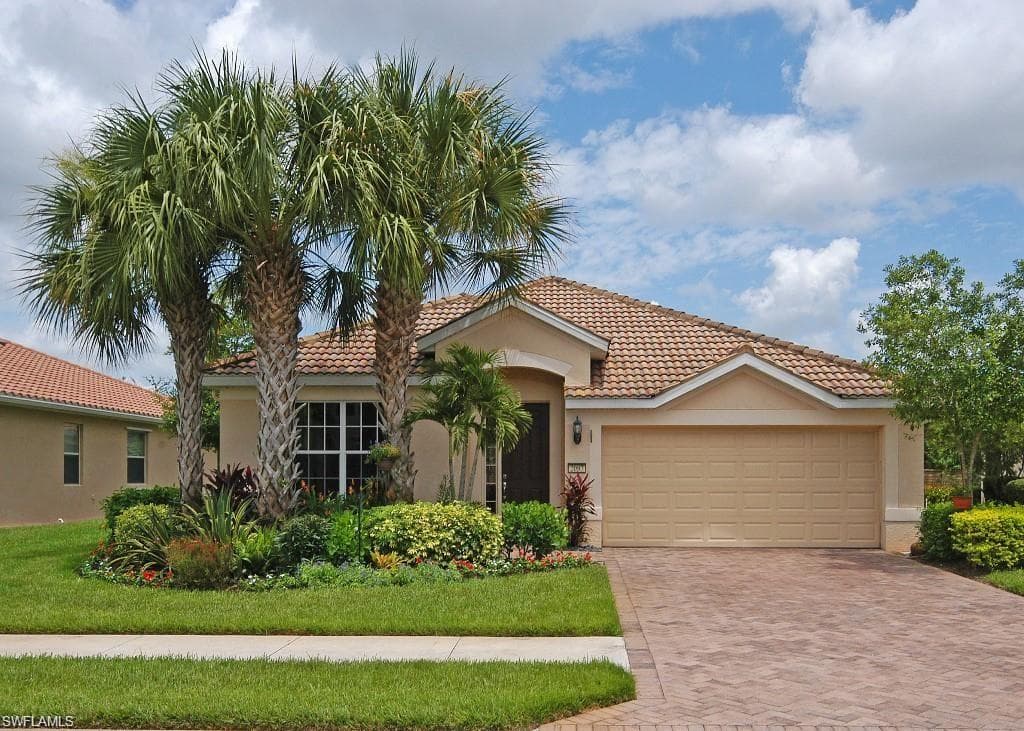 2097 Fairmont LN NAPLES, FL 34120