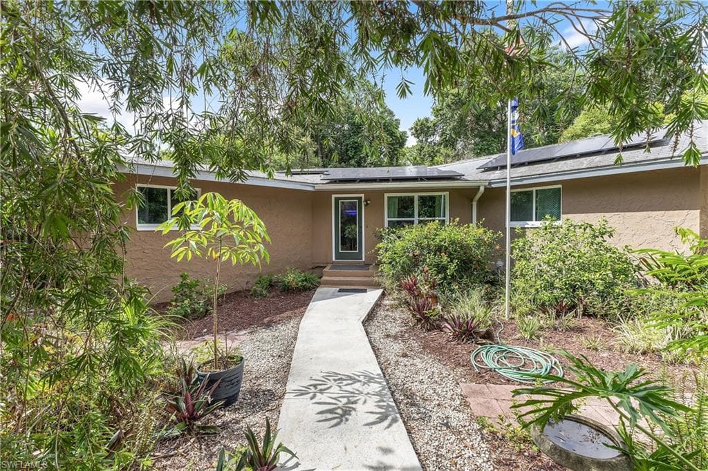 6165 Copper Leaf LN NAPLES, FL 34116