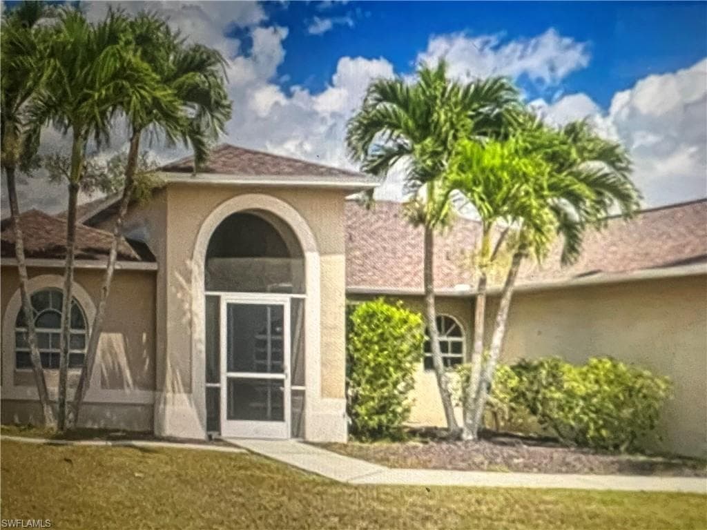 2207 SE 10th LN CAPE CORAL, FL 33990