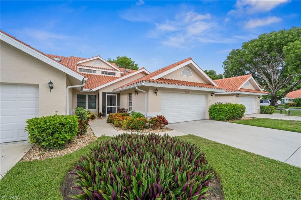 4715 Via Carmen NAPLES, FL 34105