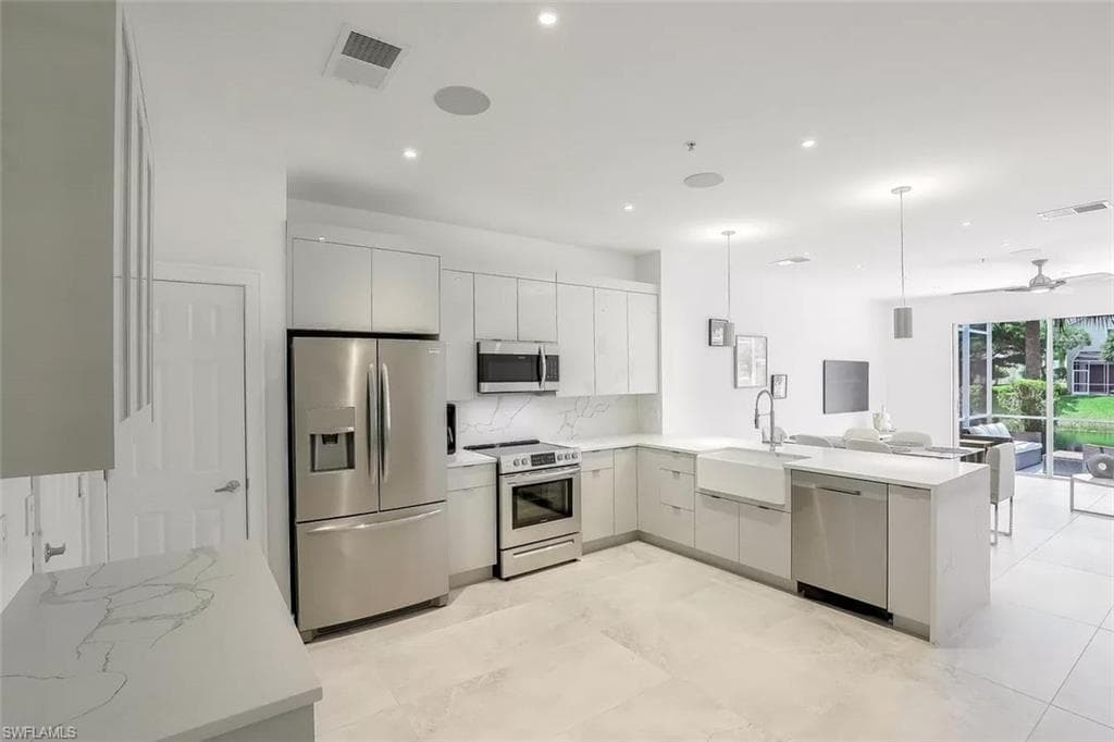 775 Hampton CIR 133 NAPLES, FL 34105