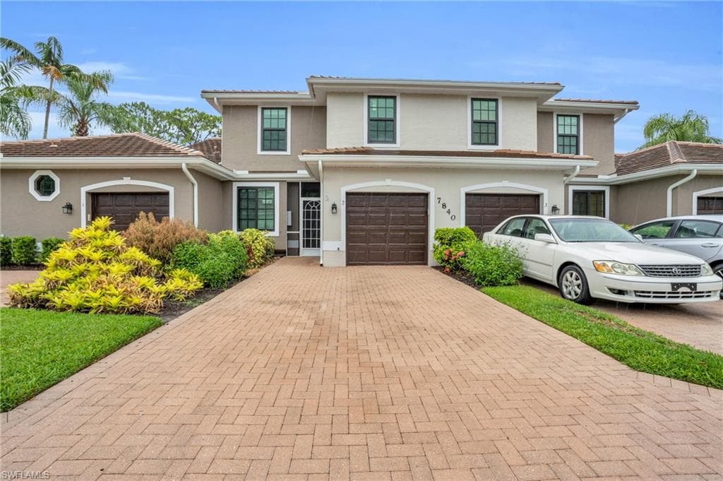7840 Sandpine CT 2102 NAPLES, FL 34104