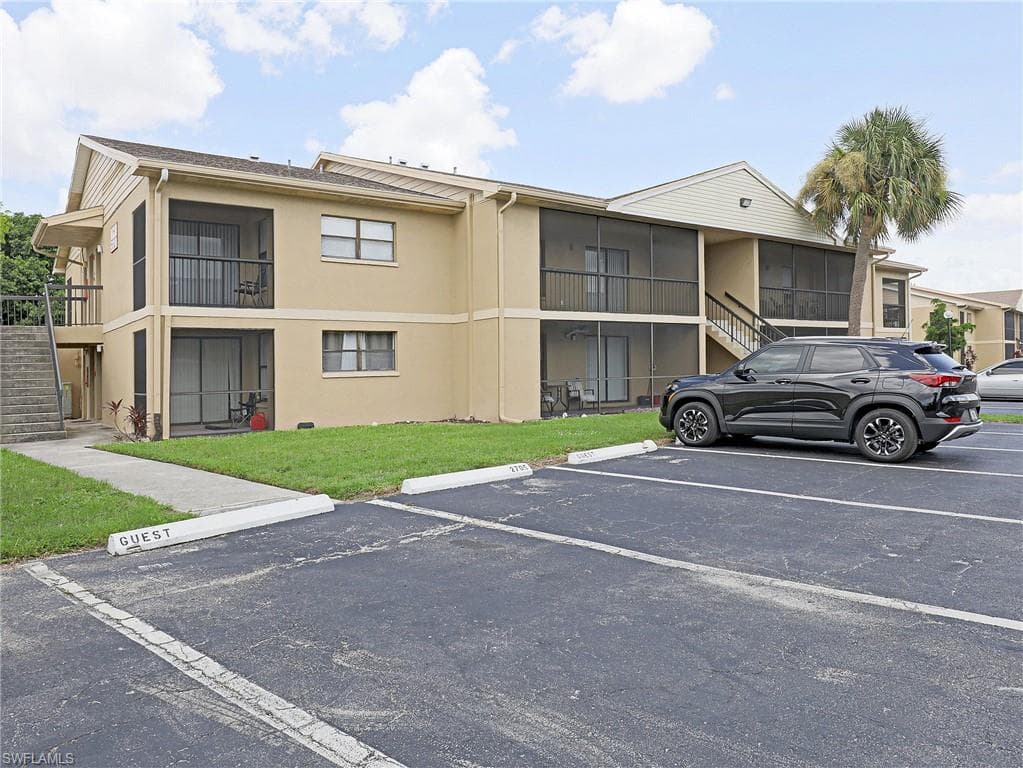 5327 Summerlin RD 2705 FORT MYERS, FL 33919