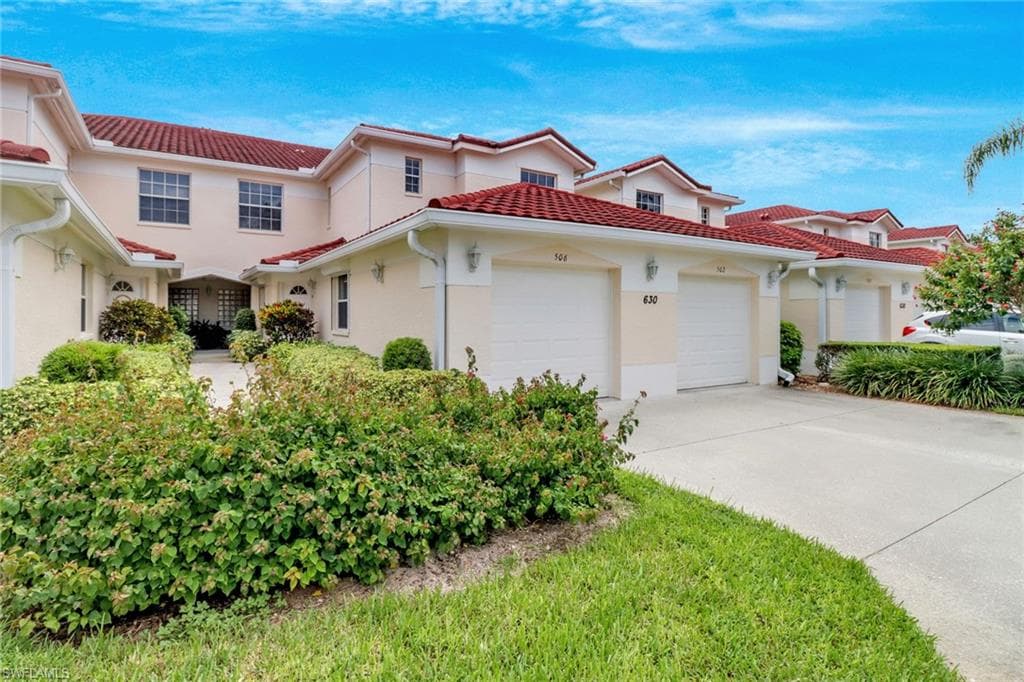 630 Lalique CIR 506 NAPLES, FL 34119
