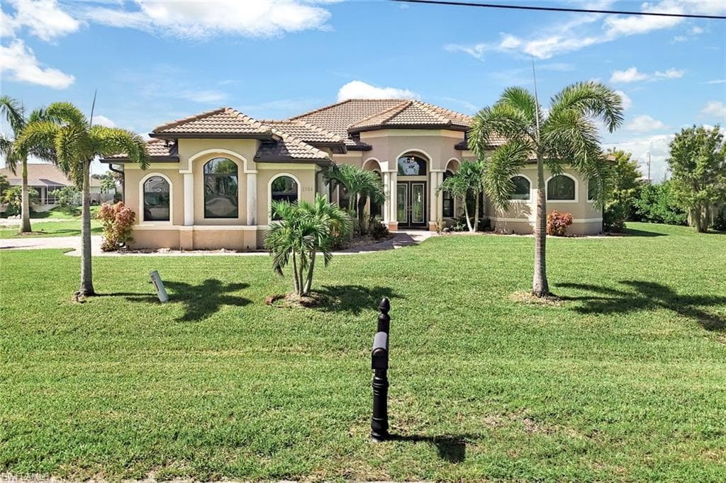 1724 SW 28th LN CAPE CORAL, FL 33914