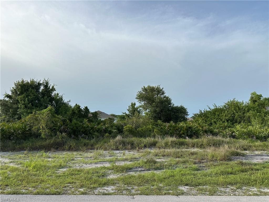 3208 14th ST SW LEHIGH ACRES, FL 33976
