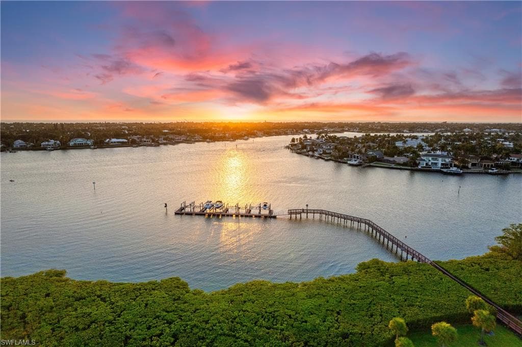 1610 Star Point LN 2-204 NAPLES, FL 34112