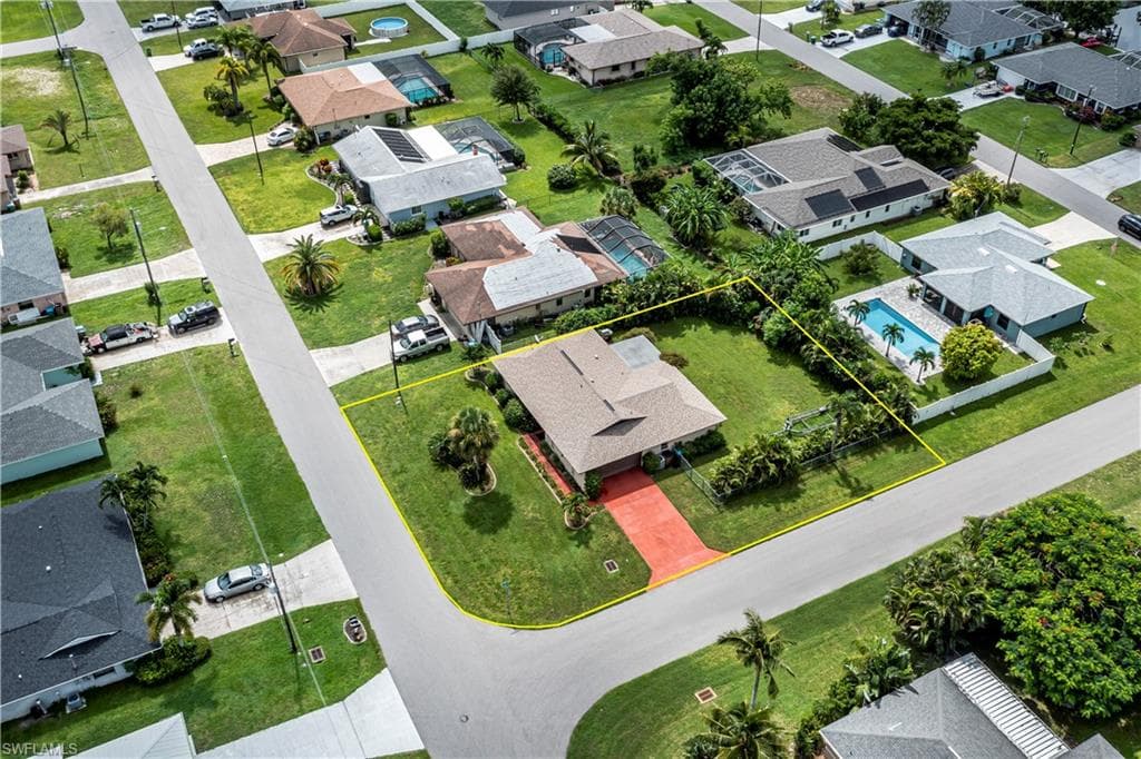 1302 SE 15th ST CAPE CORAL, FL 33990