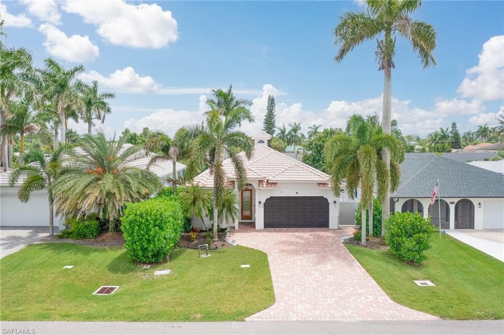 708 108th AVE N NAPLES, FL 34108