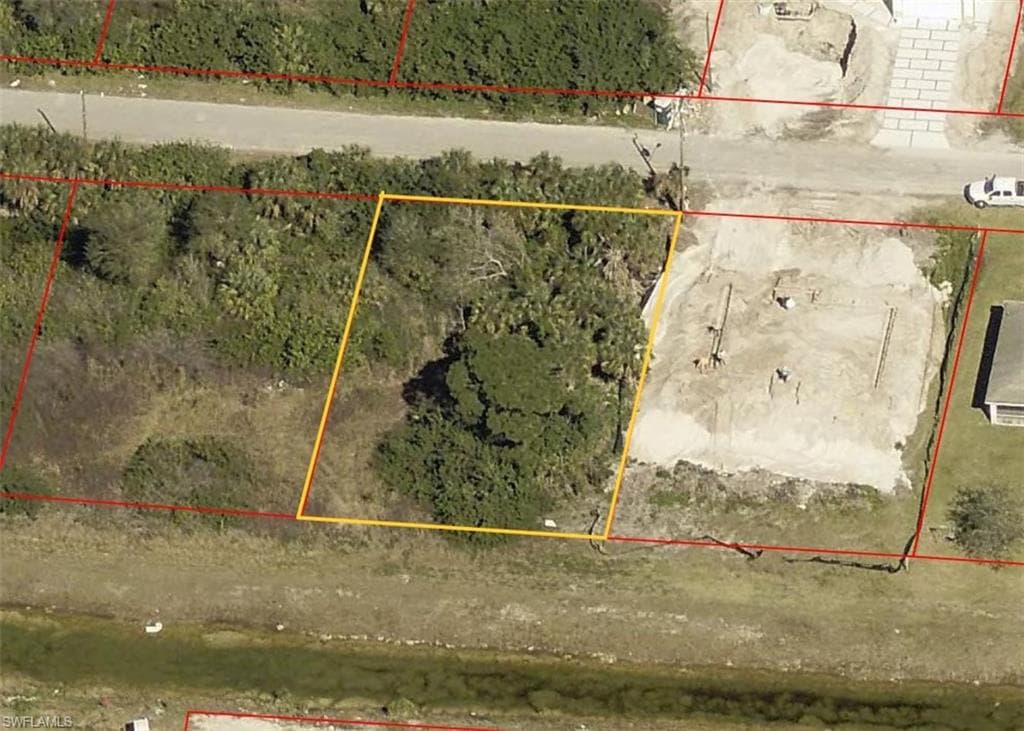 2911 15th ST SW LEHIGH ACRES, FL 33976