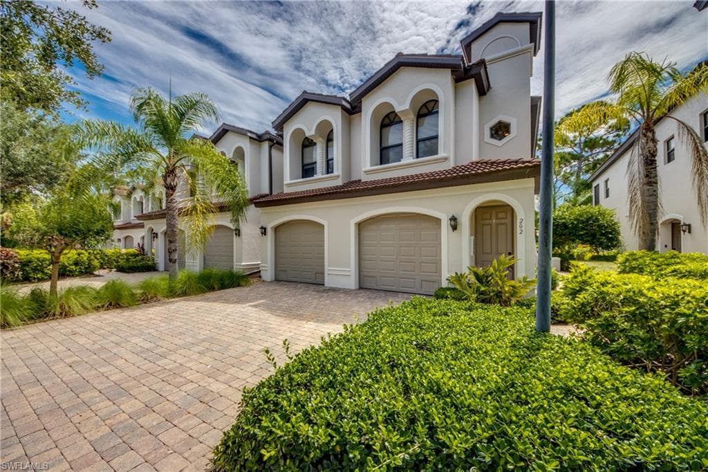 27011 Serrano WAY 202 BONITA SPRINGS, FL 34135