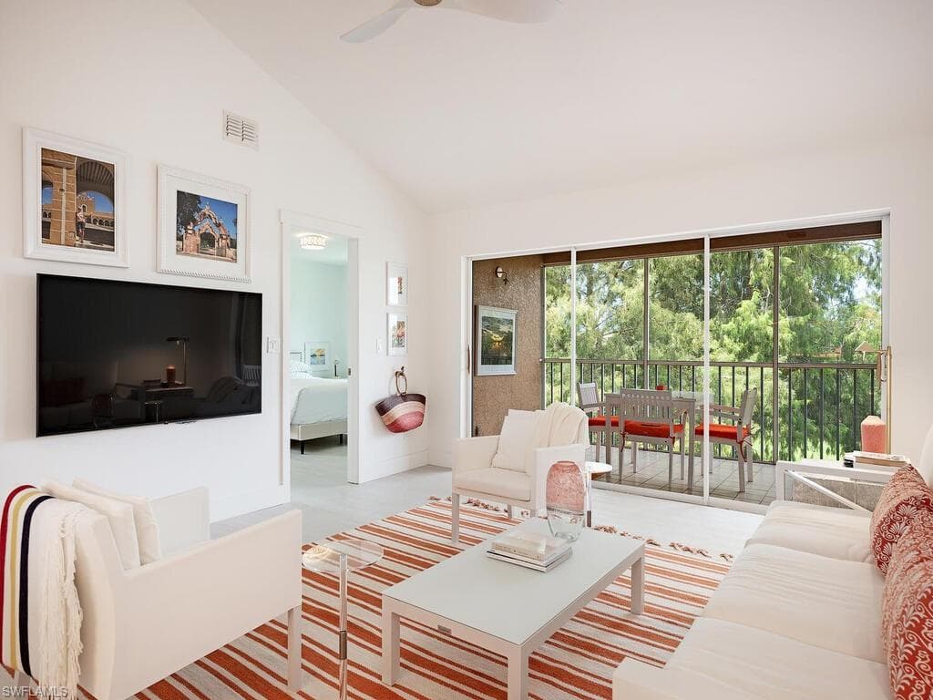 525 Saratoga CIR G201 NAPLES, FL 34104