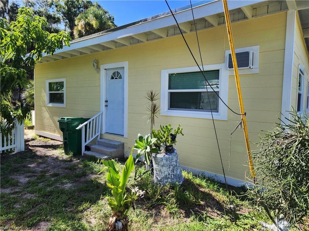 1087 Dusty LN MOORE HAVEN, FL 33471