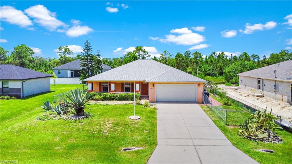 2805 34th ST W LEHIGH ACRES, FL 33971