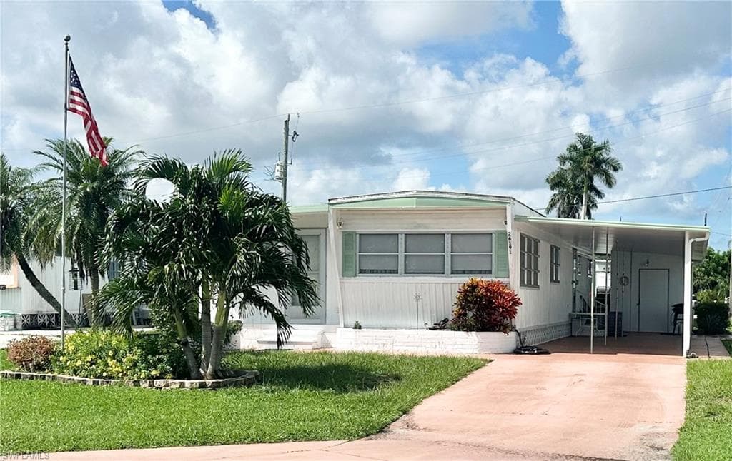 26191 Kings RD BONITA SPRINGS, FL 34135