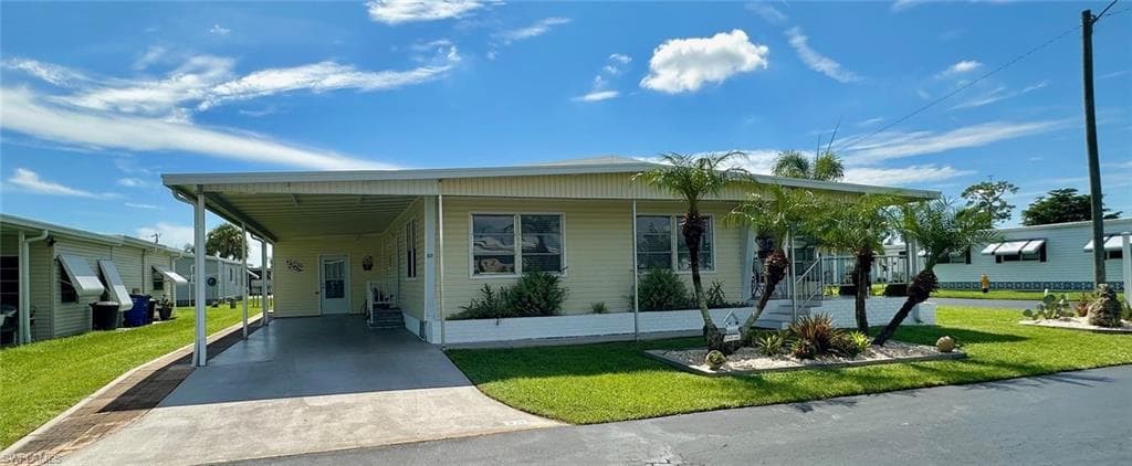 831 Peaceful DR NORTH FORT MYERS, FL 33917